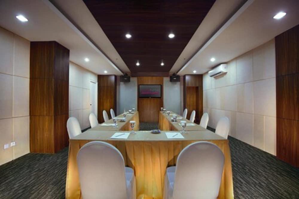 Favehotel Graha Agung Sorabaya Extérieur photo